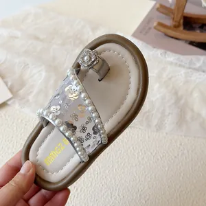 Sandales filles à paillettes argentées avec perles et détails floraux en diamant