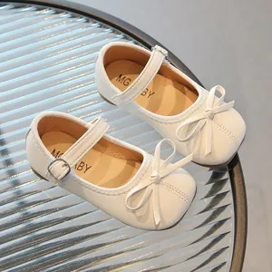 Chaussures Mary Jane blanches pour filles avec semelle souple et nœud élégant classique