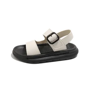 Sandali estivi da bambina minimalisti con cinturini color crema e spessa suola nera