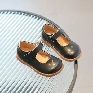 Chaussures Mary Jane noires pour enfants avec bride en T, velcro et détails de cœur