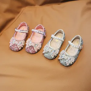 Zapatos de princesa para niña con purpurina, pedrería, lazo y perlas en rosa y plata