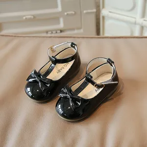 Scarpe Mary Jane classiche in vernice nera per bambine con fiocco e cinturino a T