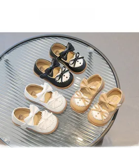 Trois coloris de chaussures Mary Jane pour filles avec doubles nœuds et bords dentelle