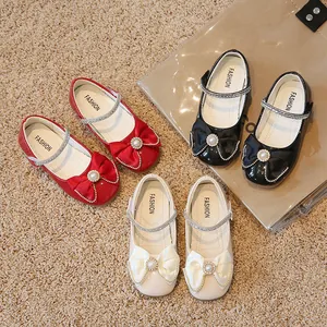 Chaussures Mary Jane pour Filles avec Nœud en Satin Accents de Strass et Künstliche Perles Chaussures de Princesse Semelle Souple pour Mariage et Fête