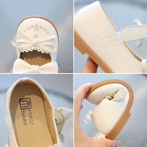 Chaussures Mary Jane blanches pour filles avec dentelle cœur et semelles souples