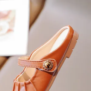 Brown leather Mary Jane shoes for girls with elegant gold buttons and non-slip soft soles