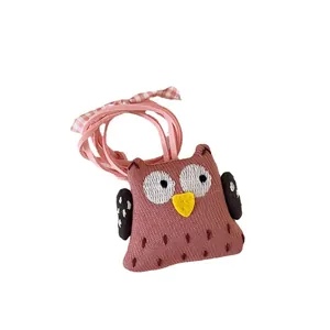 Pendentif hibou rose mignon en maille avec ailes à pois et long cordon de collier