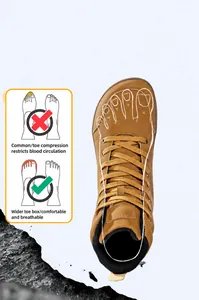 Dettaglio della punta larga sulle scarpe da trekking marroni per il massimo comfort