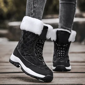 Botas de nieve acolchadas negras para mujer con forro de pelo sintético y suelas antideslizantes