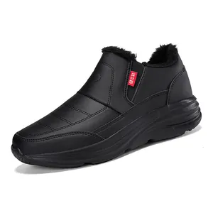Scarpe invernali slip-on per anziani con fodera in pelliccia sintetica e suola antiscivolo