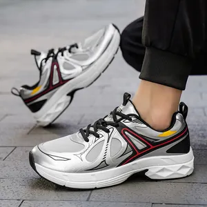Baskets tendance argentées pour hommes avec tige en mesh et semelle épaisse blanche