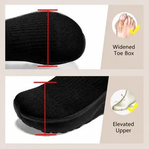Details zur verbreiterten Zehenbox und erhöhtem Spann bei schwarzen Strick-Laufschuhen