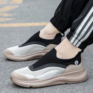 Ademende mesh slip-on sneakers voor heren met zachte zool voor casual wandelen
