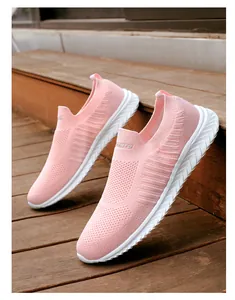 Roze ademende mesh sneakers instappers met antislip golvende rubberen zool
