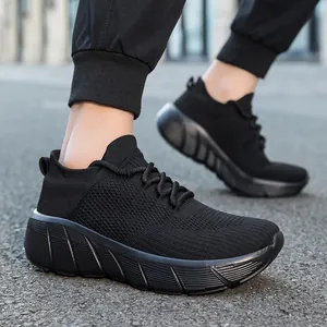 Scarpe da camminata atletica in maglia nera con suola spessa ammortizzata per fitness outdoor