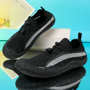 Détail de la tige en mesh respirant et du système de laçage rapide des chaussures de rando
