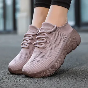 Scarpe da camminata in maglia rosa traspirante da donna con suola spessa e ammortizzata