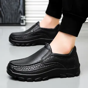 Black slip-on leather work shoes for men with anti-slip rubber sole for chefs and driving
