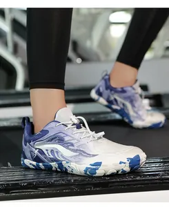 Chaussures aquatiques à motif marbre bleu et blanc avec système de laçage rapide