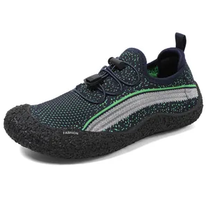 Chaussures de randonnée en maille bleu et vert avec semelle en caoutchouc antidérapante
