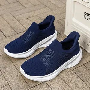 Scarpe da Camminata Slip-on Flyknit Unisex Leggere Traspiranti Sneakers a Calzino Sportive Casual per Uomo Donna Corsa