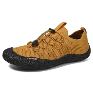 Zapatos de agua amarillo mostaza de secado rápido con suelas de goma para playa y senderismo