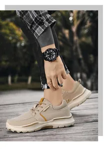 Foto dinámica de zapatos casuales caqui para hombre con suela gruesa acolchada al aire libre