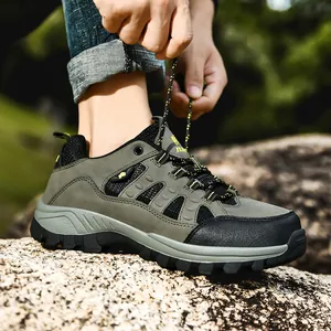 Lightweight army green hiking boots with MD non-slip sole for outdoor mountaineering