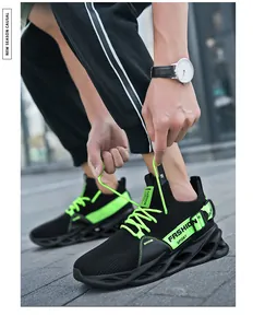 Detail von leichten Blade-Laufschuhen mit neongrünen Schnürsenkeln und hohler Dämpfungssohle