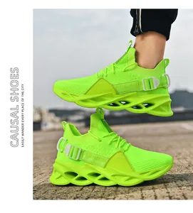 Nahaufnahme neongrüner Laufschuh aus Fly-Knit Gewebe mit stoßdämpfender Blade-Sohle