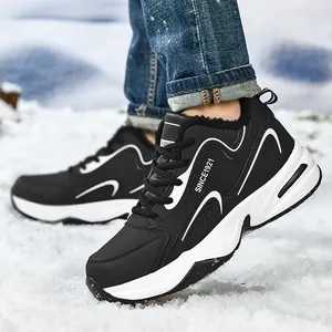 Chaussures de course hiver en cuir noir pour hommes avec doublure peluche sur la neige