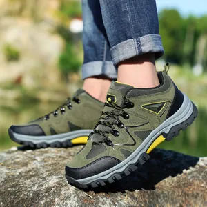 Wanderschuhe für Herren aus Wildleder in Armeegrün mit rutschfester Gummisohle