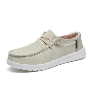 Casual canvas loafers voor heren in lichtgroen met comfortabele dikke witte zolen
