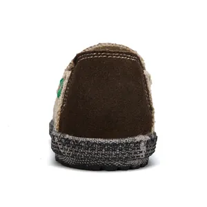 Mocassins pour hommes avec talon en daim marron, tissu tressé et semelle en caoutchouc