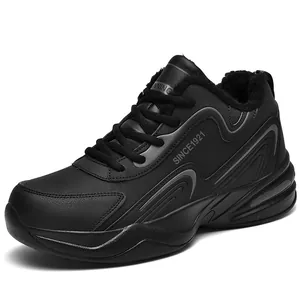 Baskets de course noires en simili cuir avec doublure chaude et semelle épaisse amortie