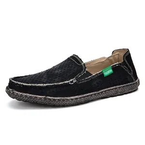 Mocassins noirs respirants pour hommes avec texture en maille et semelle en caoutchouc