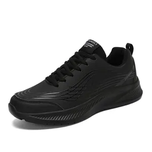Heren sneakers in grote maten van zwart leer, ademend en lichtgewicht voor sport