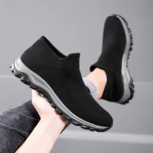 Baskets à enfiler pour hommes en tricot noir respirant avec semelle grise antidérapante