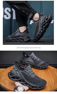 Dettaglio della trama traspirante e suola ammortizzante forata sulle sneaker da uomo