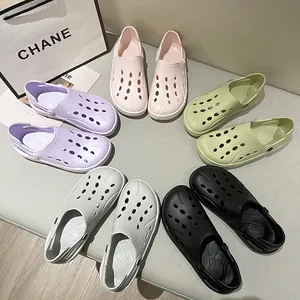 Breathable summer clog shoes in five colors with adjustable heel straps for beach wear