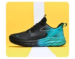 Seitenansicht von Marathon-Laufschuhen mit blaugrüner Dämpfungssohle mit Farbverlauf