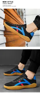 Dettaglio di sneaker in mesh traspirante con suole antiscivolo in gomma e strisce laterali