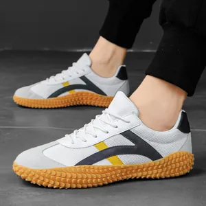 Sneaker casual in mesh per uomo e donna con suola in gomma antiscivolo e dettagli scamosciati