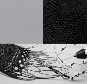 Makrodetail des atmungsaktiven Strickgewebes und nahtlosem Mesh-Gewebe bei Loafern