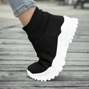 Men's breathable fly-knit platform sneakers in black and white mesh design