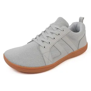 Chaussures de randonnée pieds nus en mesh gris avec bout large et semelles antidérapantes