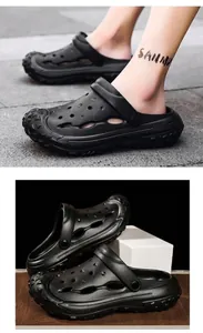 Makro-Detail von atmungsaktiven EVA-Clogs mit Fersenriemen und rutschfester dicker Sohle