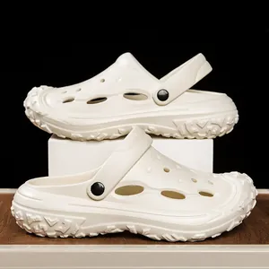 Übergrößen EVA Clogs für Herren in Off-White mit rutschfester Sohle und Fersenriemen Design