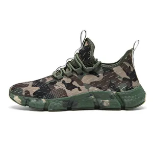 Détail de la tige flyknit camouflage respirante et semelle adhérente sur baskets