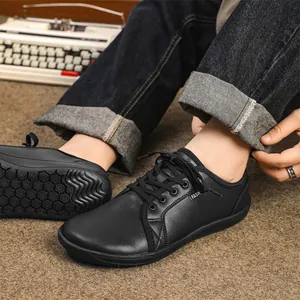 Scarpe a piedi nudi in pelle nera classica con suola in gomma antiscivolo e stringate